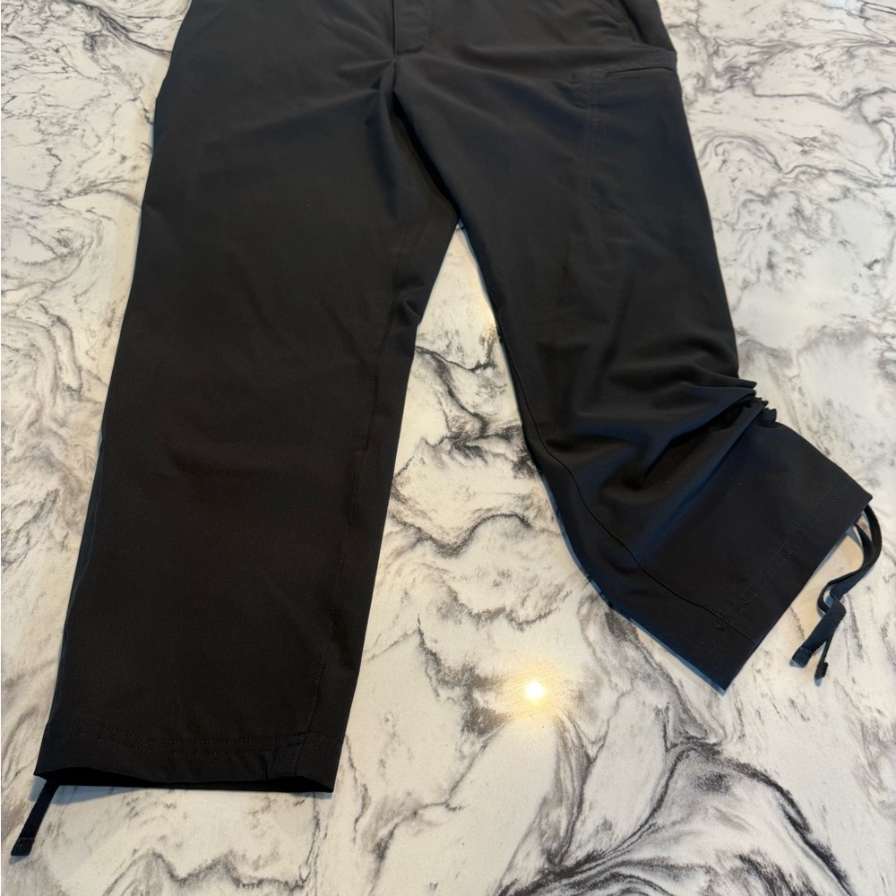 Eddie Bauer Women's Black Capris